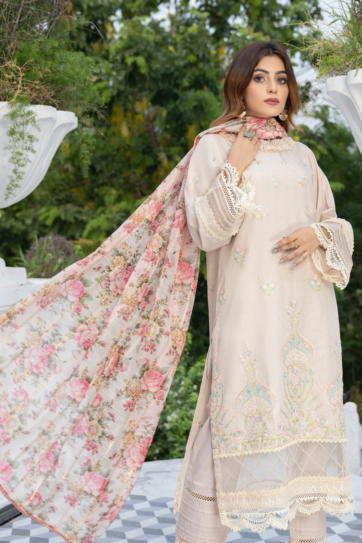 Women 4 Piece Embroidered Suit -QUN23S