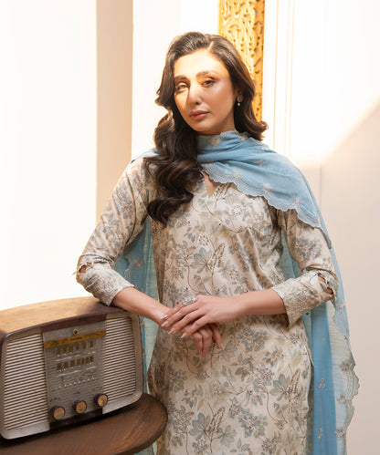 Women Printed Embroidered 3 Piece Suit - QUC061