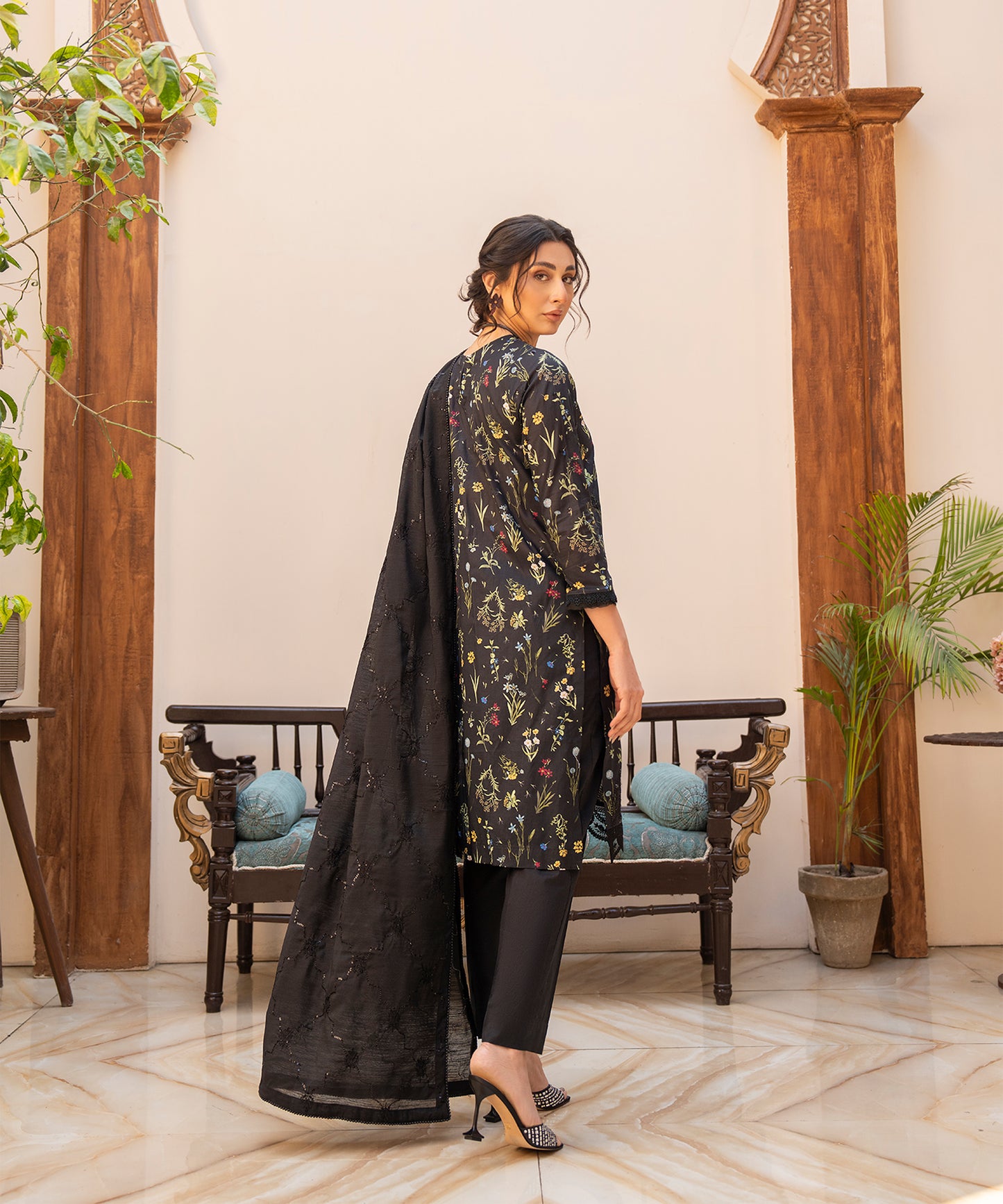 Women Printed Embroidered 3 Piece Suit - QUC063