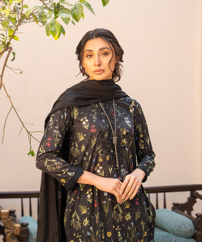 Women Printed Embroidered 3 Piece Suit - QUC063