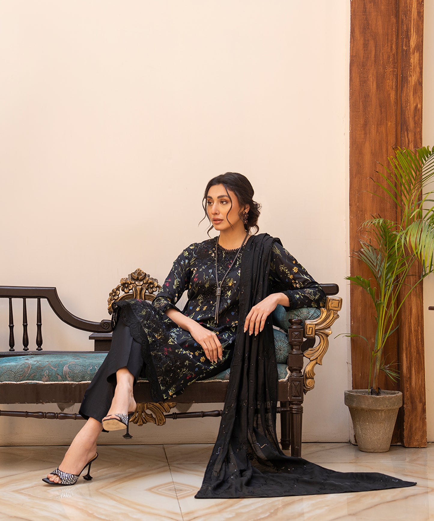 Women Printed Embroidered 3 Piece Suit - QUC063