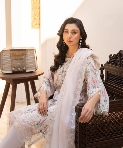 Women Printed Embroidered 3 Piece Suit - QUC064