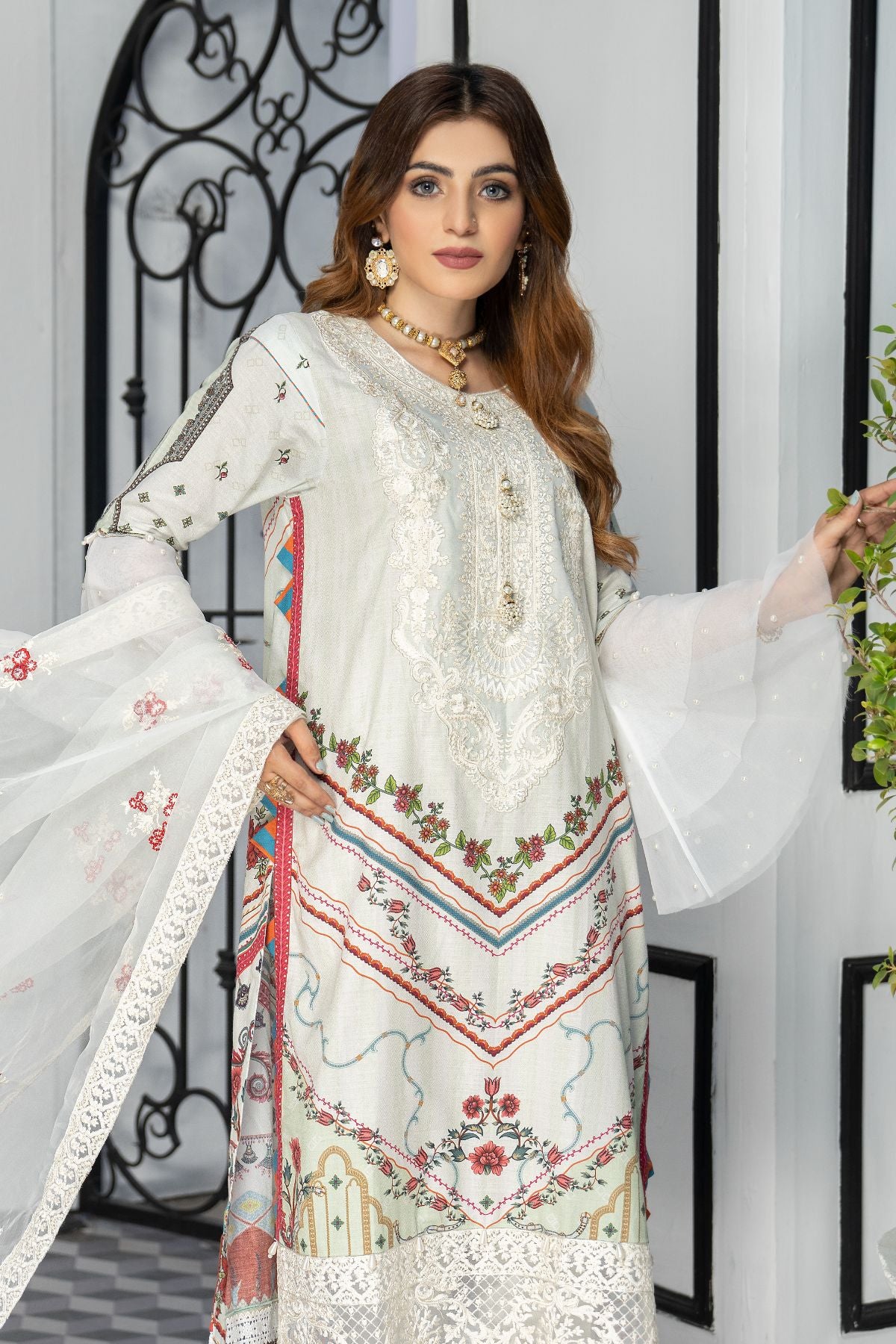 Women 4 Piece Embroidered Suit -QUN07S