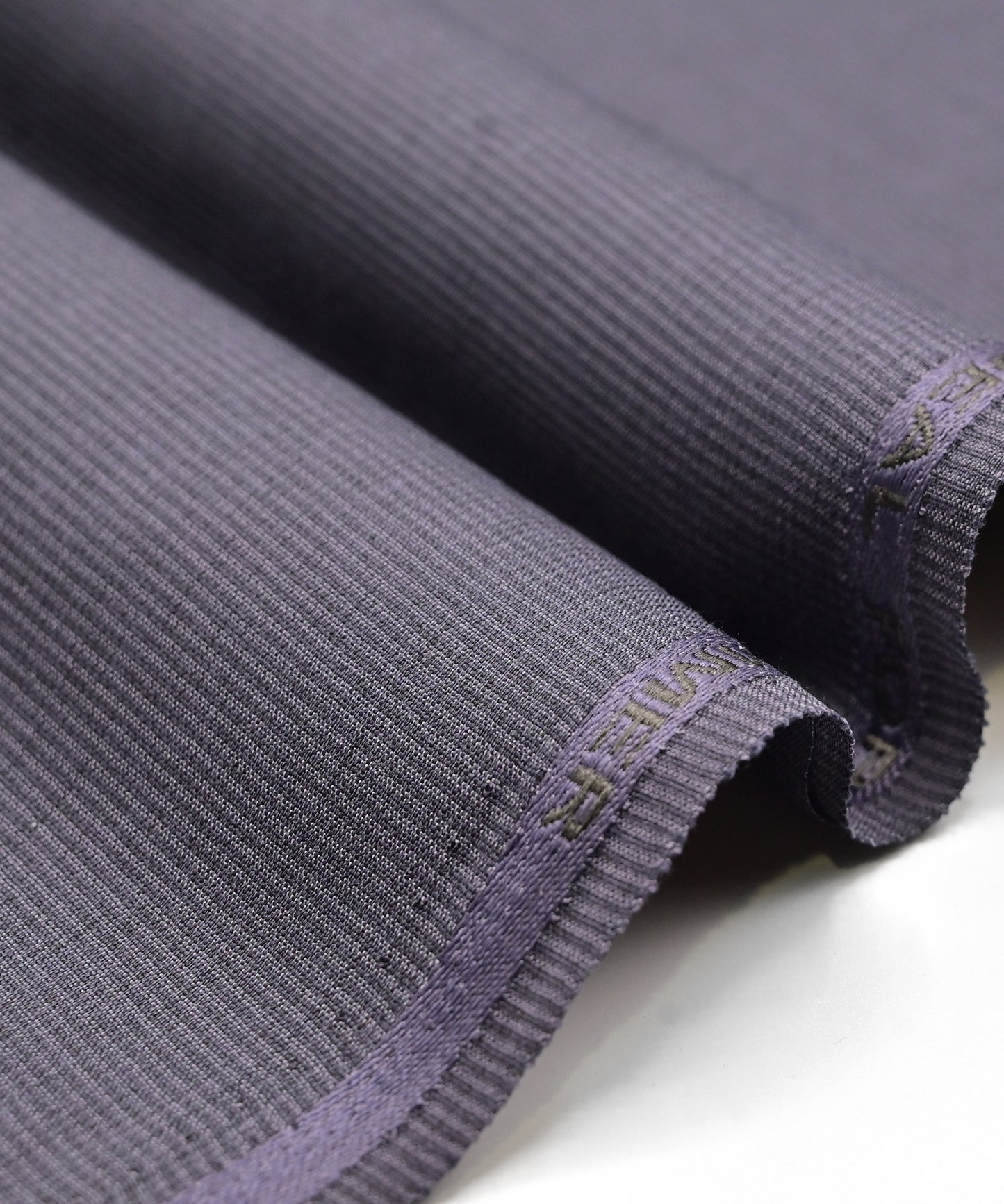 Royal Suiting 1 - (WIN25)
