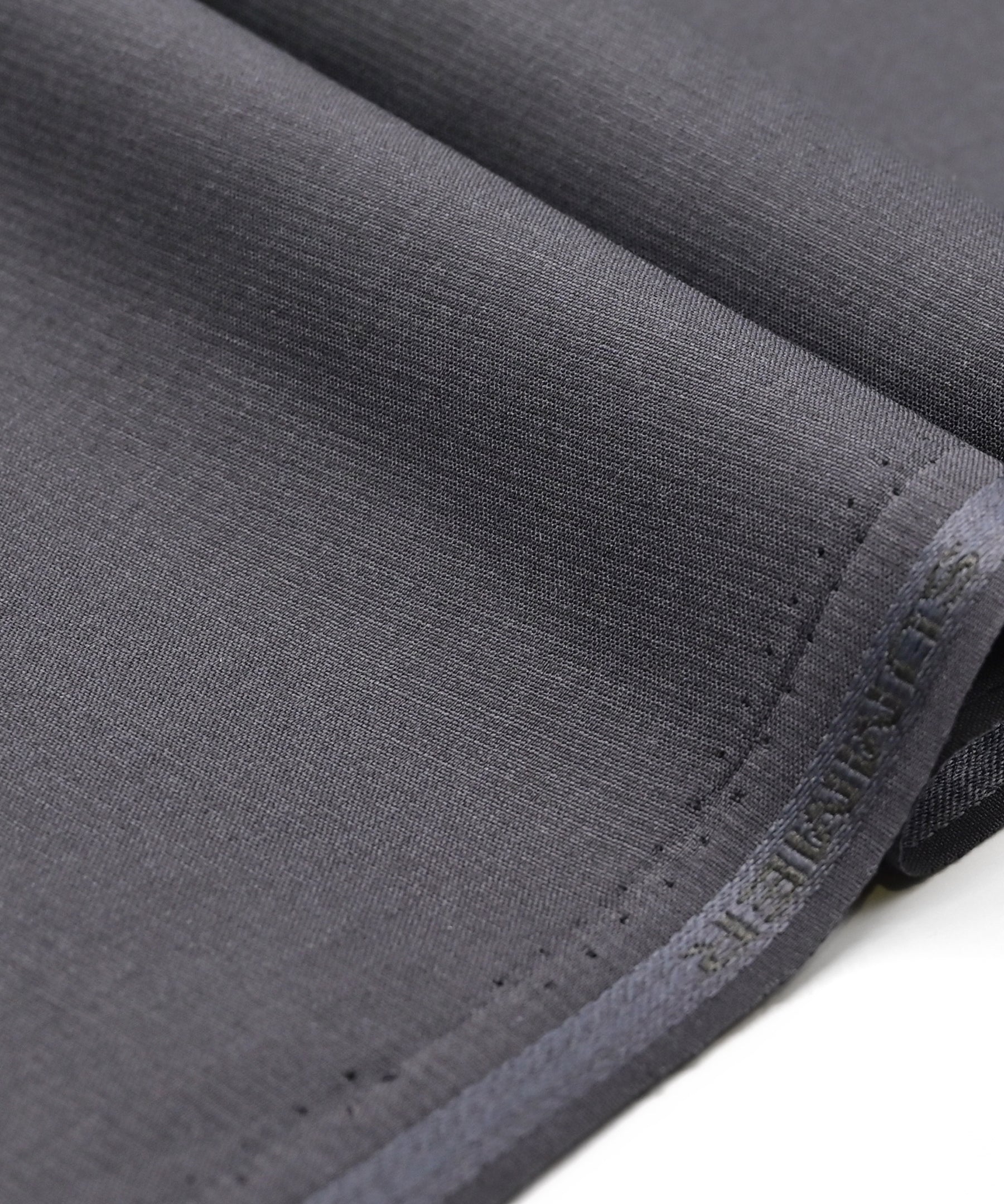 Royal Suiting 1 - (WIN25)