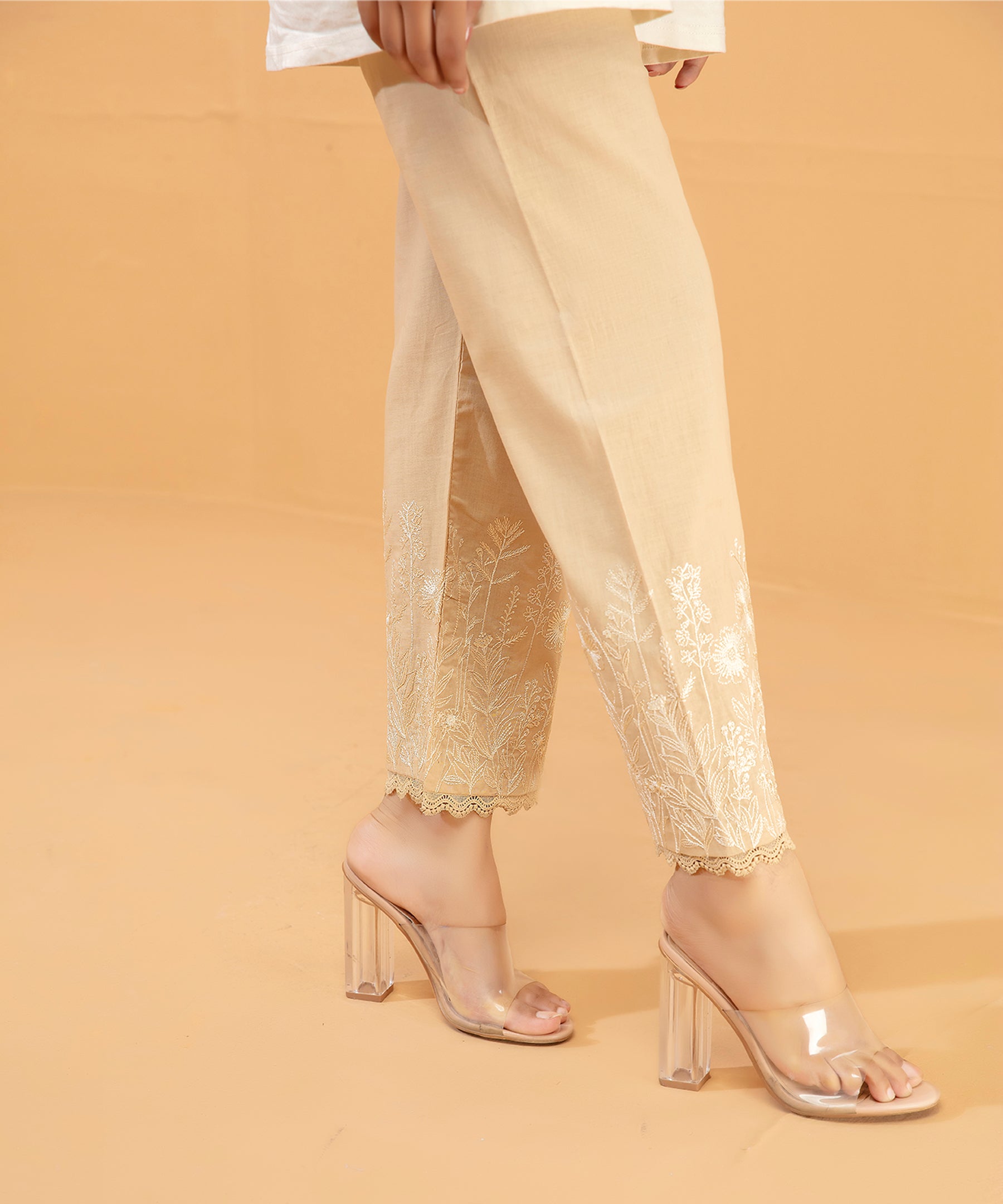 Embroidered Beige Trouser - LTE 437