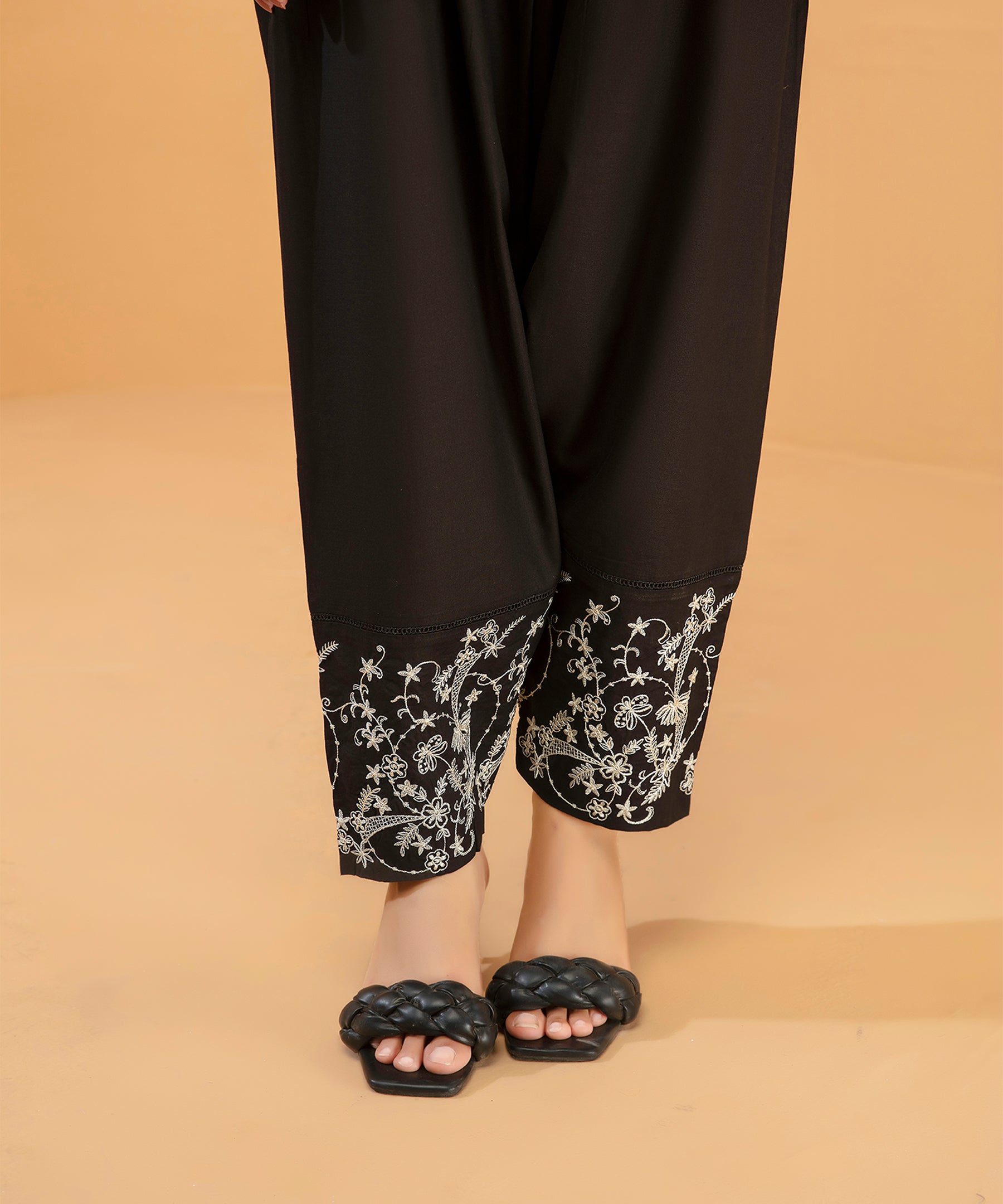 Embroidered Black Trouser - LTE 441