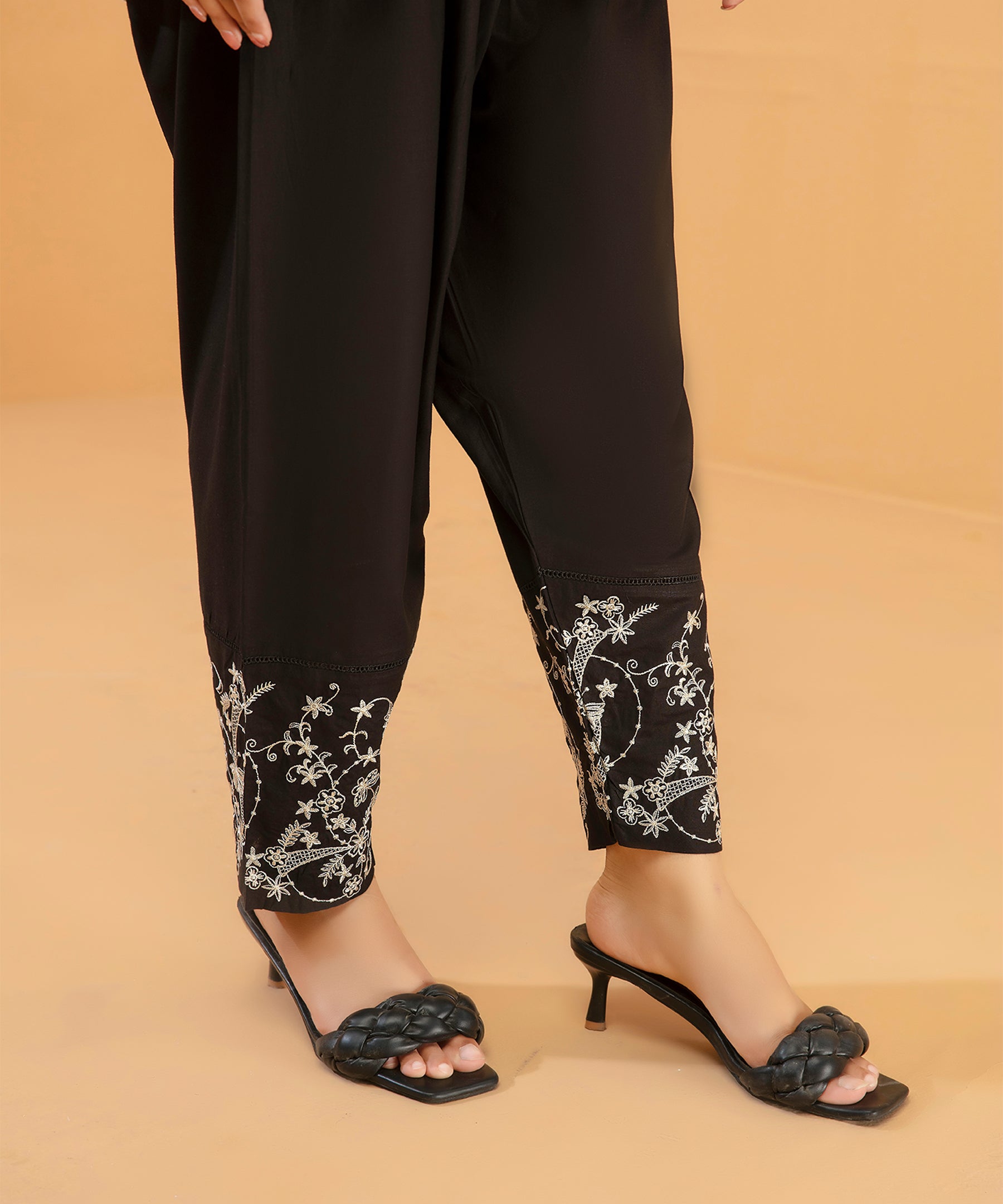 Embroidered Black Trouser - LTE 441