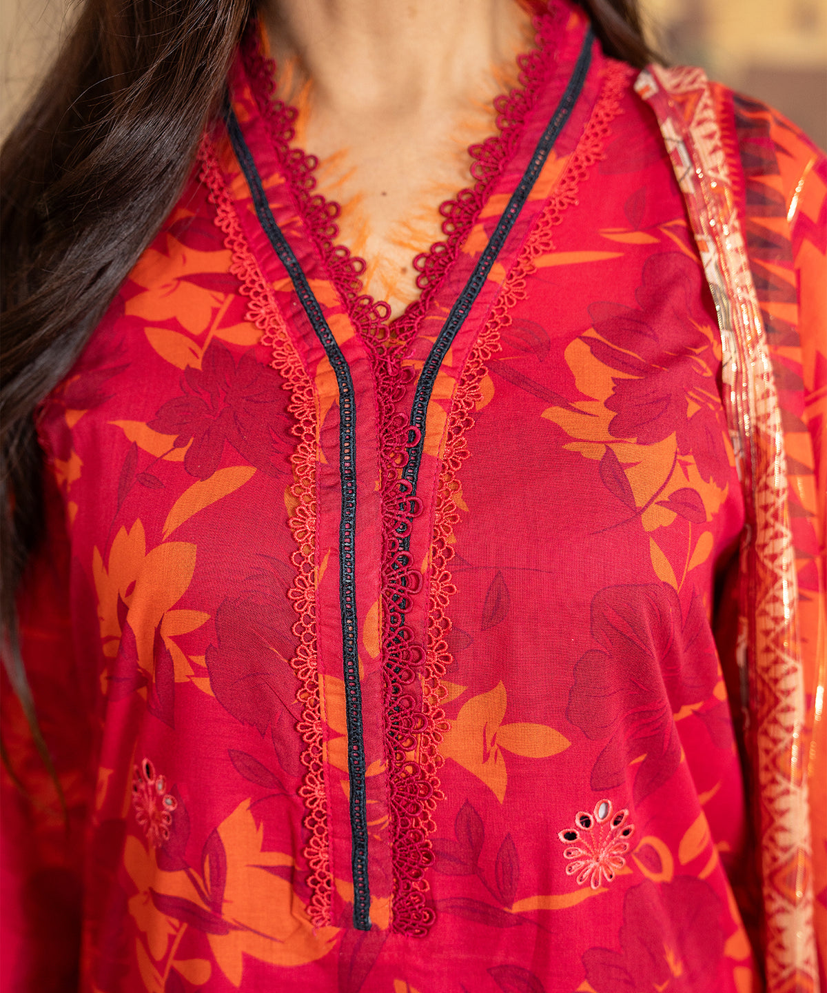Women Printed Embroidered 3 Piece Suit - UDE183