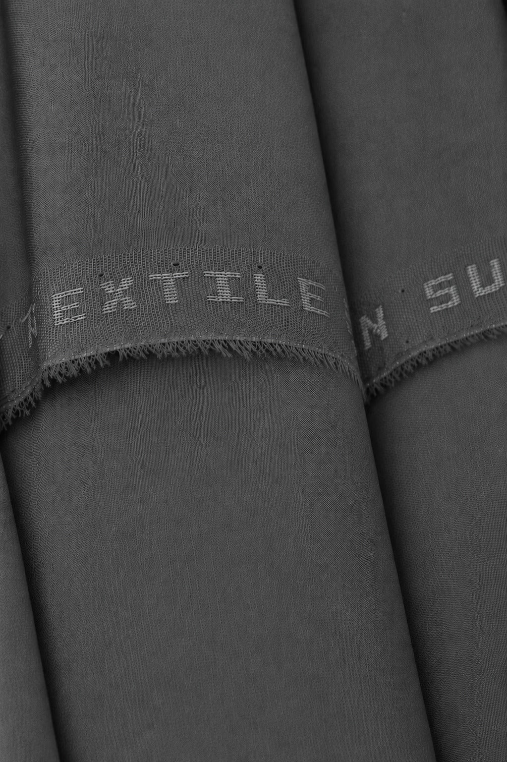 UNIVERSAL COTTON CAMBRIC | COTTON - CHARCOAL GREY