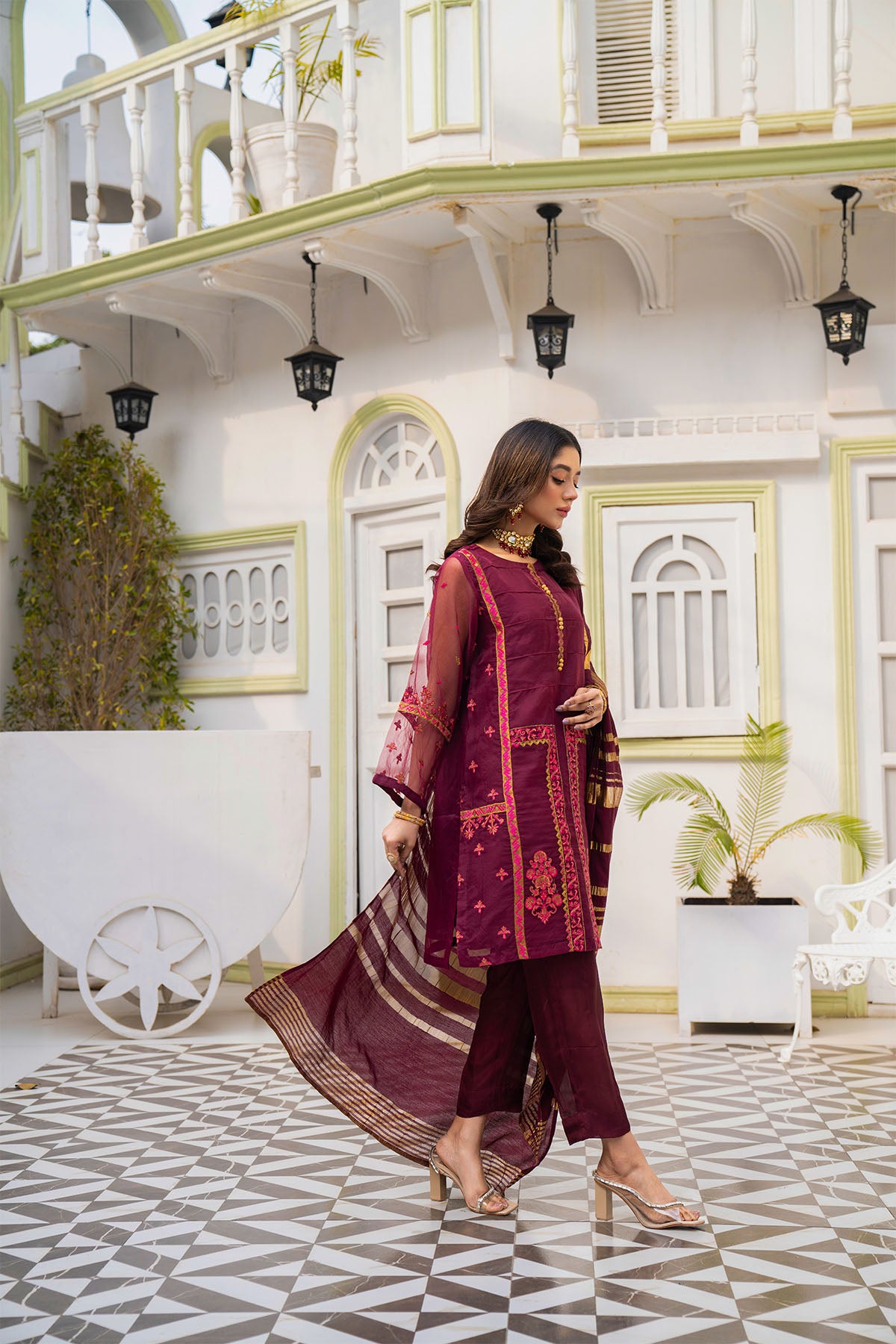 Women Solid Embroidered 3 Piece Suit - LDS852