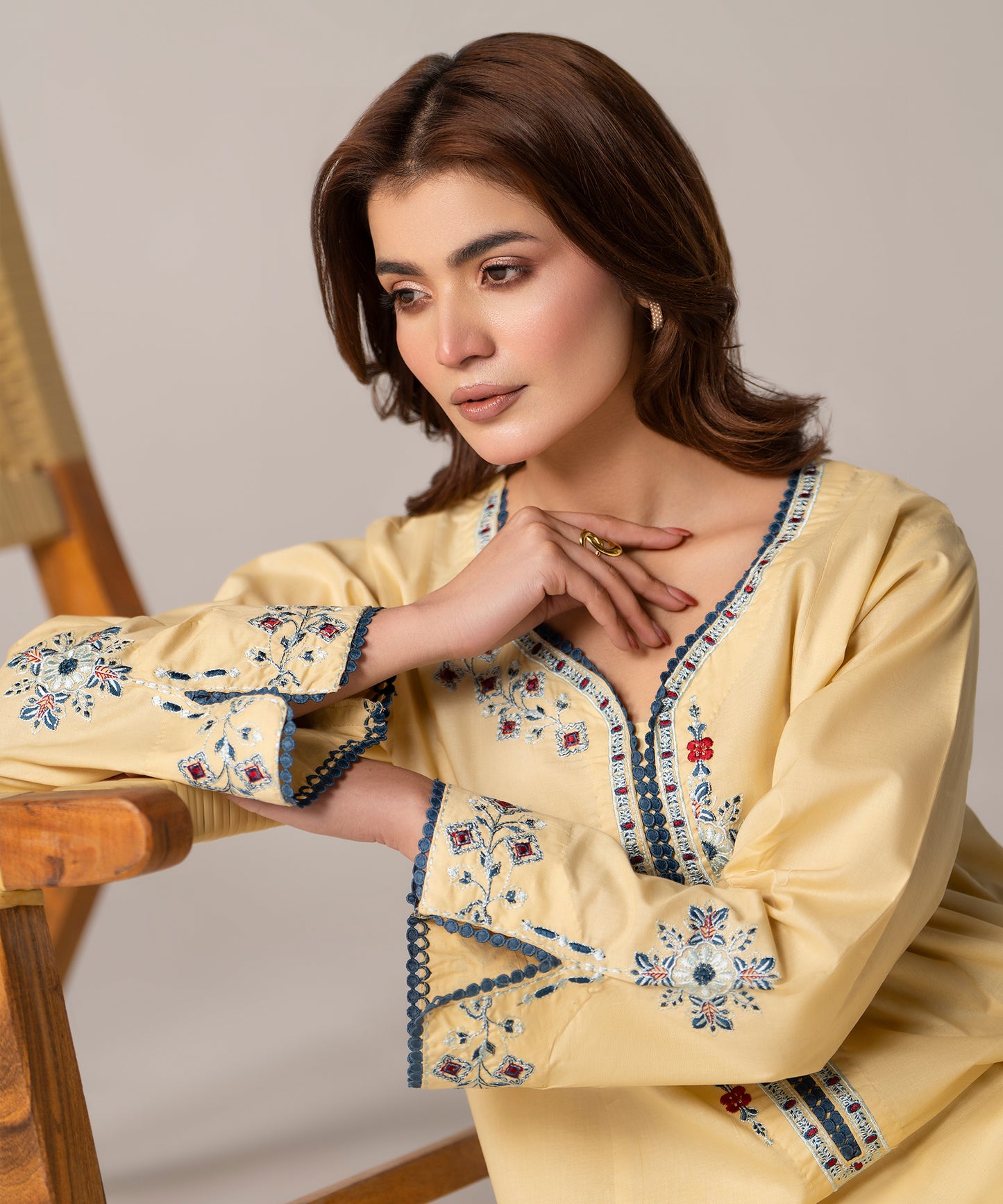 Women Solid Embroidered 2 Piece Suit - LDS1356