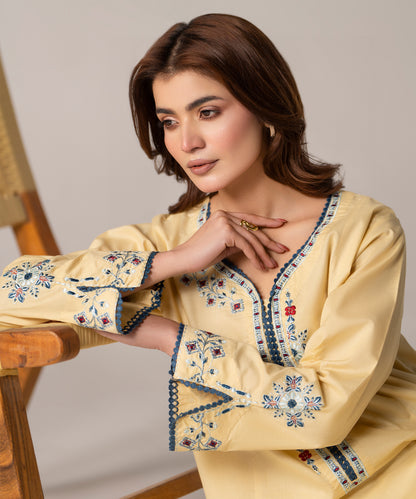 Women Solid Embroidered 2 Piece Suit - LDS1356