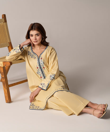 Women Solid Embroidered 2 Piece Suit - LDS1356