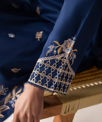 Women Solid Embroidered 3 Piece Suit - LDS1357